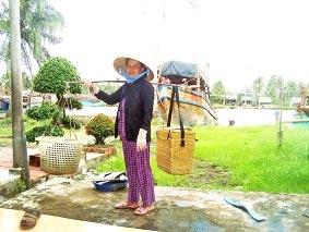 Gánh cà rem đưa 3 con vào đại học