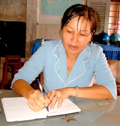 Chu toàn việc nhà, việc xóm làng