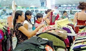 Đa dạng kiểu dáng, giá "mềm"...