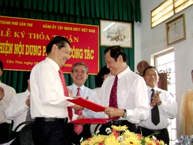 Ký bản thỏa thuận thực hiện quy chế phối hợp công tác