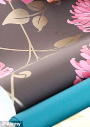 Đừng mở đèn, hãy dùng giấy dán tường!