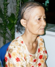 Hãy chia sẻ gáng nặng với người phụ nữ đau khổ vì bệnh tật