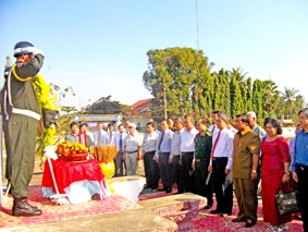 Đoàn cán bộ Quân khu 9,
TP Cần Thơ, tỉnh Hậu Giang
và tỉnh Sóc Trăng làm việc
tại Vương quốc Campuchia