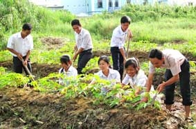 Học tập và làm theo gương Bác