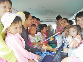 Những vòng tay ấm áp