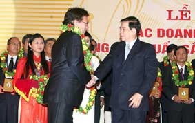 Chủ tịch nước Nguyễn Minh Triết trao thưởng 408 doanh nghiệp, nhà hảo tâm đóng góp xuất sắc cho sự nghiệp giáo dục và đào tạo