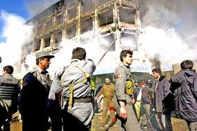 Tổng thống Afghanistan 
trước khó khăn chồng chất