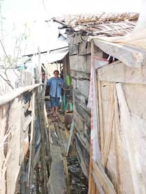 Chắt chiu từng viên thuốc nhỏ