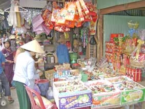 Giá tăng cao, sức mua giảm