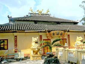 Ra đình ngả nón...