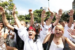 Thách thức đối với ông Chavez