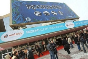 Thế giới tuyên chiến với tải nhạc trái phép