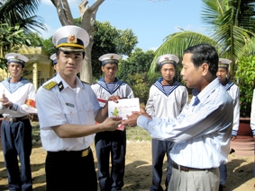 Đoàn cán bộ TP Cần Thơ kết thúc chuyến thăm, chúc Tết 
quân và dân trên vùng biển đảo Tây Nam Tổ quốc