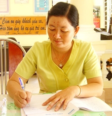 Trao tiền từ thiện