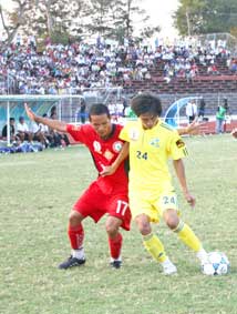 Giải hạng nhất 2010 "nóng" ngay từ đầu