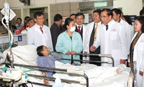 Phải thường xuyên giáo dục phẩm chất và đạo đức cho cán bộ, nhân viên ngành y tế