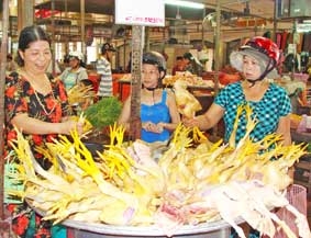 Nguồn cung dồi dào, giá còn ở mức cao