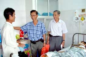 Chung tay giúp đỡ bệnh nhân nghèo
