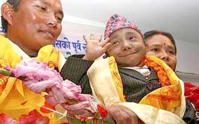 Anh chàng tí hon muốn có danh phận