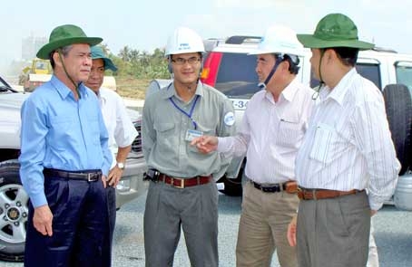 Lãnh đạo TP Cần Thơ khảo sát công trình cầu Cần Thơ