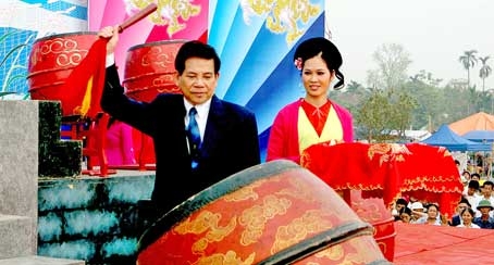 Chủ tịch nước Nguyễn Minh Triết dự 
khai mạc Tuần văn hóa thể thao và du lịch Thái Bình 2010