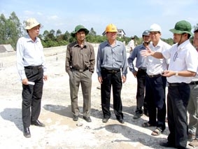 Phó Chủ tịch Nguyễn Thanh Sơn kiểm tra tiến độ thi công quốc lộ 91B và đường ô tô đến trung tâm phường Thới An