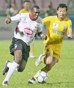 Đội bóng "phố núi" lại gặp khó