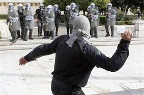 EU để Hy Lạp tự cứu mình