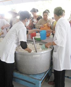 Bếp ăn ấm tình người