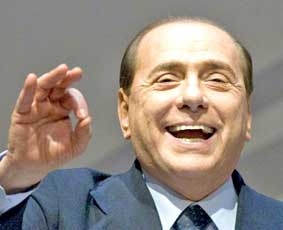 Ý lại ầm ĩ chuyện Berlusconi