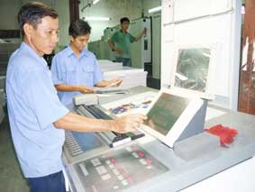 Người tiêu dùng và doanh nghiệp cùng tiết kiệm