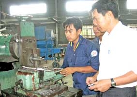 Tạo “lực hút” bằng 
chất lượng, ngành mới