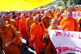 Khoảng 100.000 người biểu tình ở Thủ đô Bangkok
