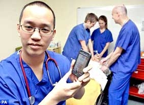 Cấp cứu nhồi máu cơ tim qua iPhone