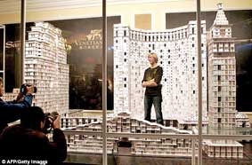 Ngôi nhà làm từ... bài