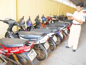 Bắt băng nhóm đua xe trái phép, tạm giữ 7 phương tiện