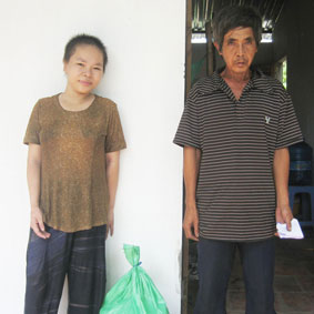 Trao tiền từ thiện