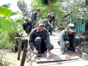 Hết lòng phục vụ nhân dân