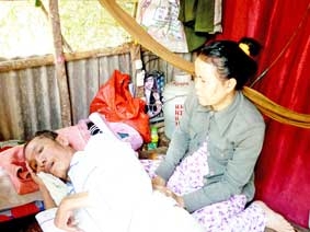 Đôi vợ chồng khốn khó, bệnh tật!