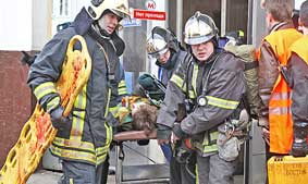 Liên tiếp xảy ra hai vụ khủng bố tàu
điện ngầm, hơn 100 người thương vong