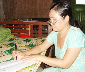 Trao tiền từ thiện