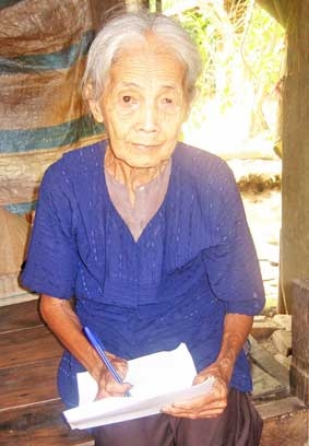 Trao tiền từ thiện