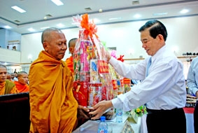 Chủ tịch nước Nguyễn Minh Triết dự họp mặt mừng Tết Chol Chnam Thmay