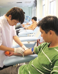 Sẻ chia giọt máu đào