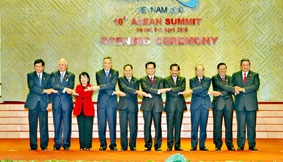 Khai mạc trọng thể Hội nghị cấp cao ASEAN 16