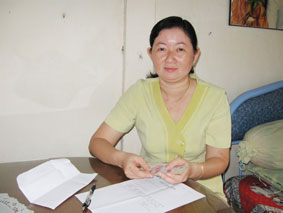 Trao tiền từ thiện