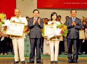 Các anh hùng liệt sĩ là biểu tượng cao đẹp của chủ nghĩa anh hùng cách mạng