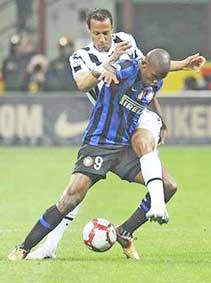 "Kỳ phùng địch thủ"