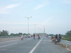 Nhịp sống mới bên bờ sông Hậu