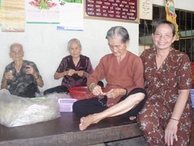 Người phụ nữ nặng nợ với đời